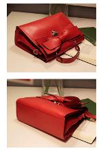 สีนี้หมดค่ะ กระเป๋าสะพาย Axixi แบรนด์ดัง  รุ่น T025 รุ่นนี้น่ารัก สดใส สีแดง สะพาย คล้องแขวน และถือ