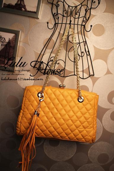 Pre-order กระเป๋าสะพาย Luluhouse รุ่น LL138bl5 สีเหลือง 