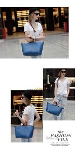 หมดค่ะ กระเป๋าแฟชั่นเกาหลีAxixi   รุ่น 10024 สี sappine blue เก๋มาก มีกระเป๋าลายเสือมาในชุดด้วย