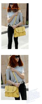 หมดค่ะ กระเป๋าAxixi แบรนด์ดัง  รุ่น 2021   สีเหลืองสดใส  เก๋มาก สามารถถือ คล้องแขน และมีสายสะพายได้