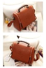 หมดค่ะ กระเป๋าแฟชั่นAxixi แบรนด์ดังรุ่น120708B รุ่นนี้เป็นรุ่นขายดีมากค่ะ กระเป๋าถูกออกแบบได้เก๋มาก 