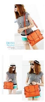 หมดค่ะ กระเป๋าAxixi แบรนด์ดัง  รุ่น 2021  สีส้มสดใส  เก๋มาก สามารถถือ คล้องแขน และมีสายสะพาย