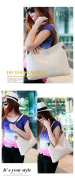หมดค่ะ กระเป๋าแฟชั่นAxixi แบรนด์ดัง  เกาหลี รุ่น 120637B สี IVORY   สะพาย คล้องแขวนค่ะ