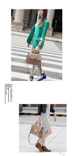 หมดค่ะ กระเป๋าAxixi รุ่น10091 ของแท้100% รุ่นนี้ทรงสวยมากค่ะ งานเนี๊ยบดี ฝากระกระเป๋ามีตัวล็อกดูดี 